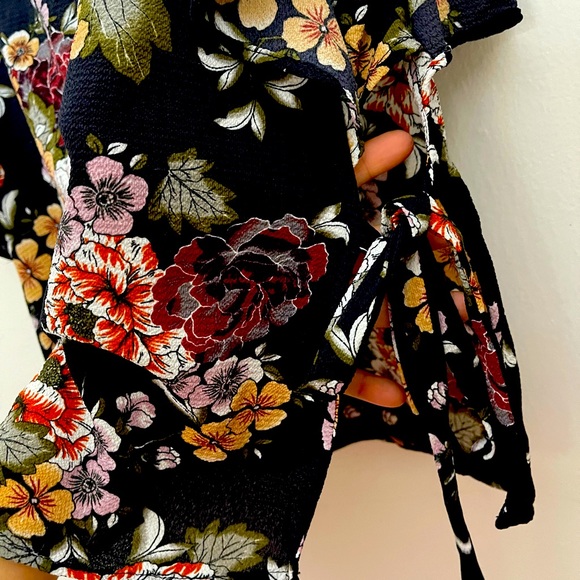 Blouse - Picture 2 of 2